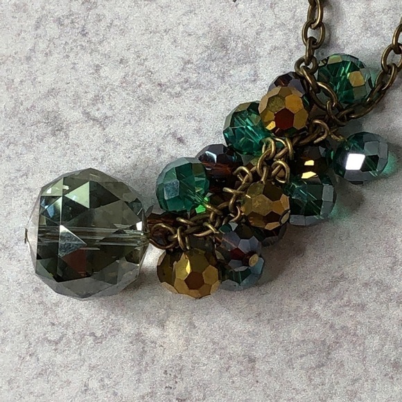 Beaded pendant on 24 inch chain. - Picture 2 of 9